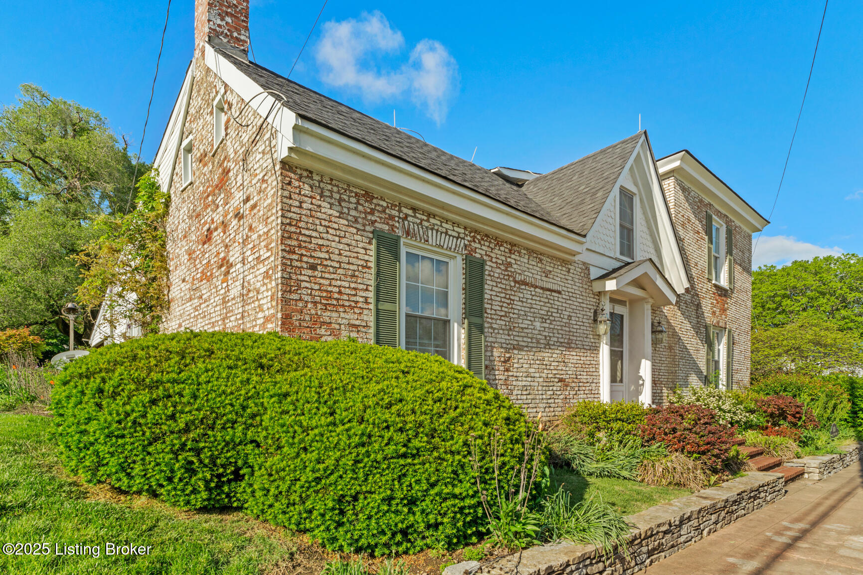 140 W Cross, New Castle, Pennsylvania image 3