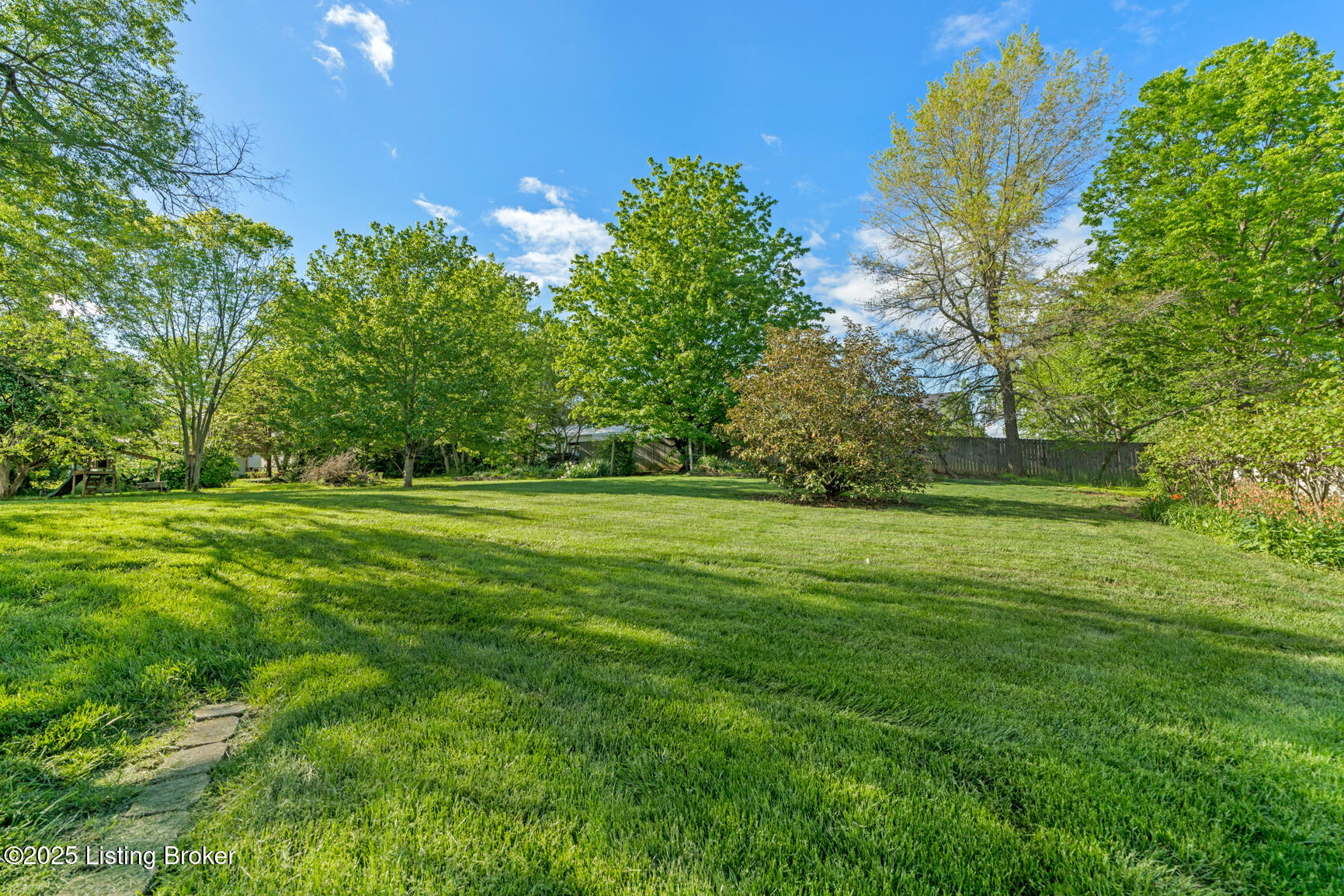 140 W Cross, New Castle, Pennsylvania image 32