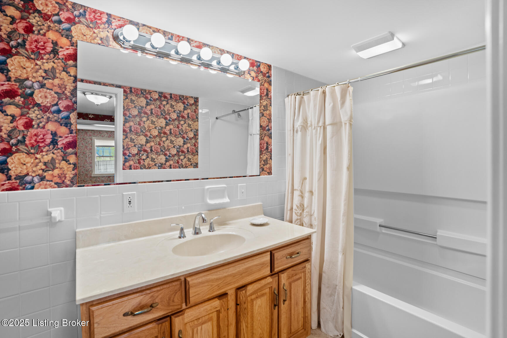 140 W Cross, New Castle, Pennsylvania image 20