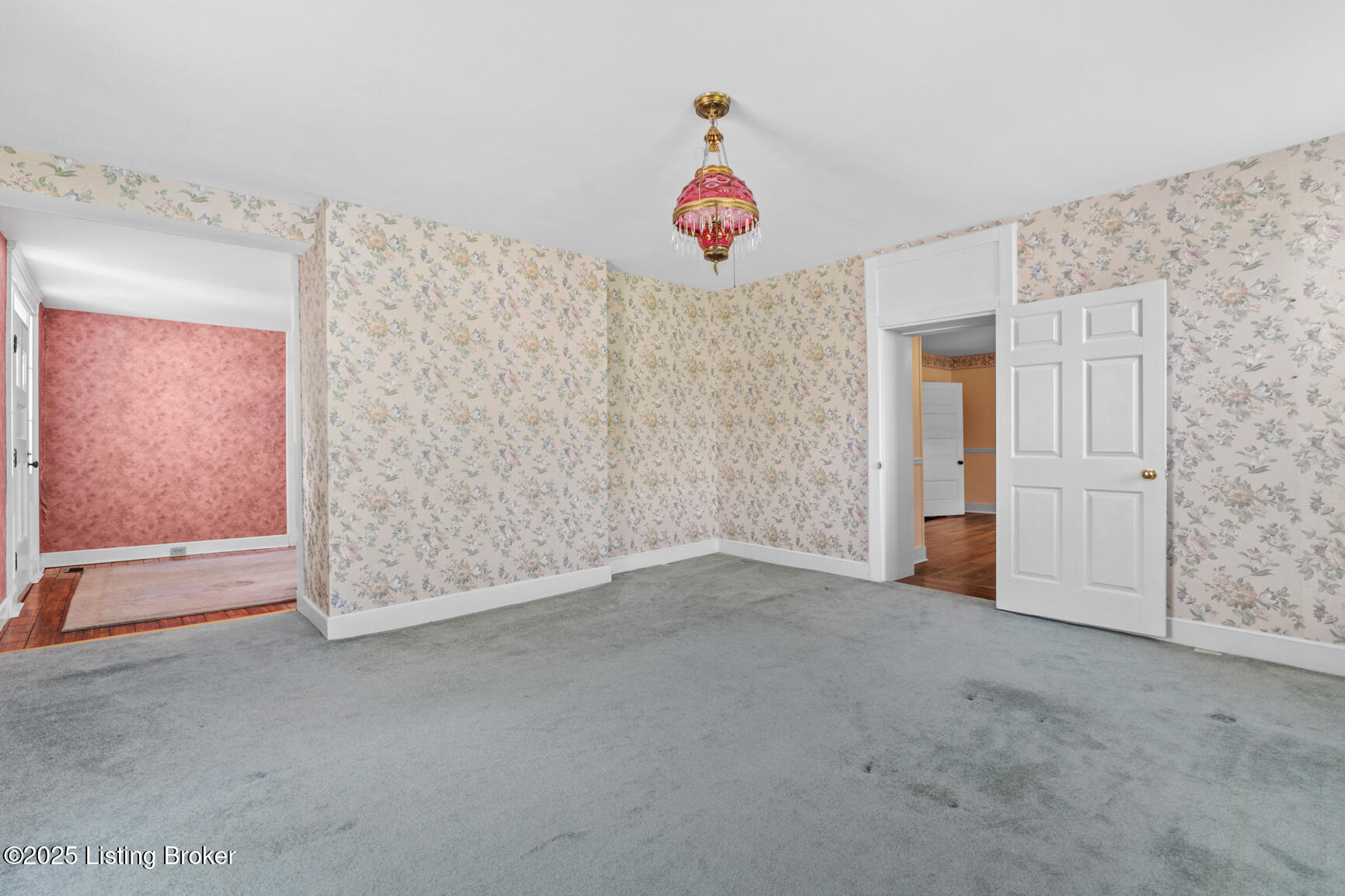 140 W Cross, New Castle, Pennsylvania image 5