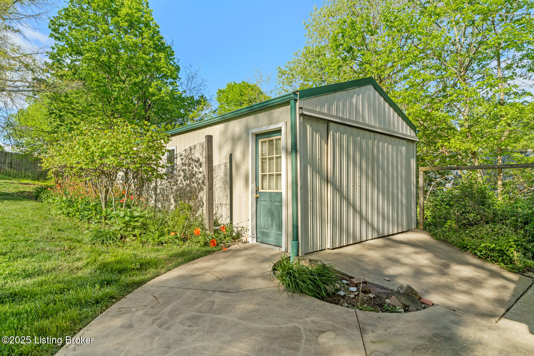 140 W Cross, New Castle, Pennsylvania image 33