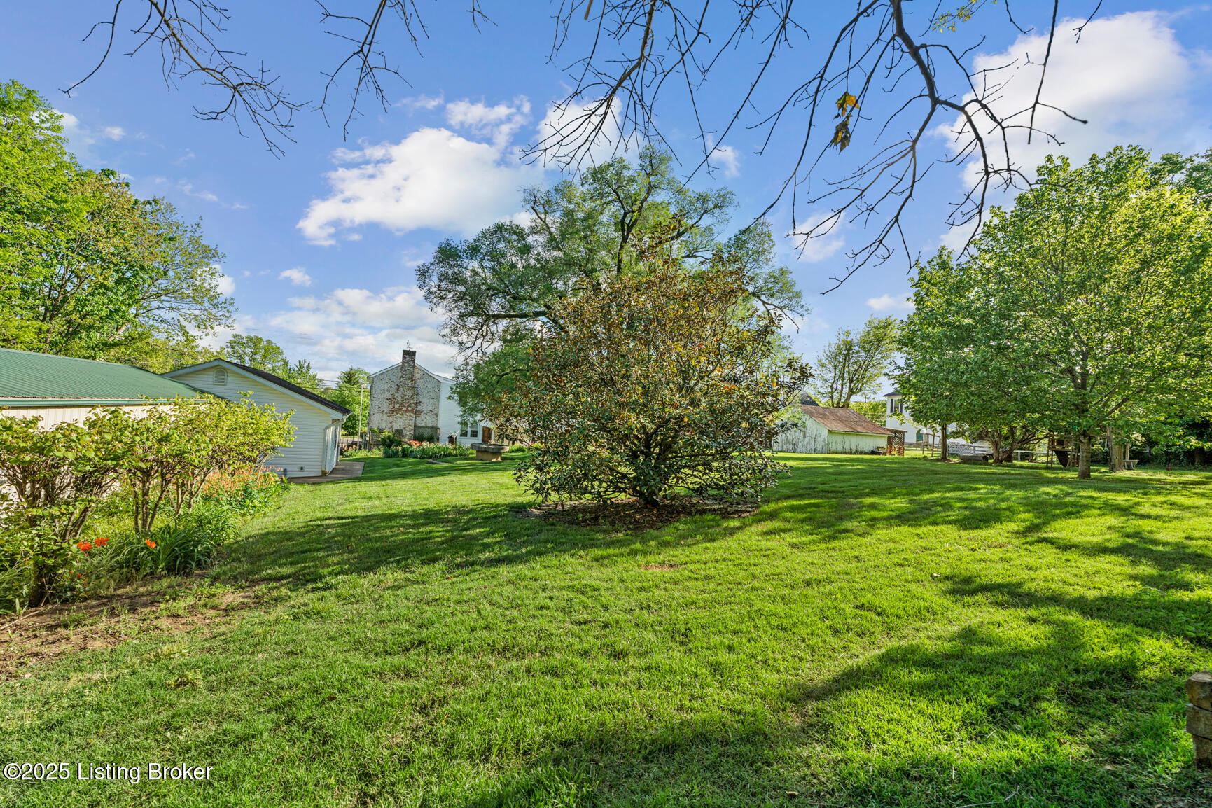 140 W Cross, New Castle, Pennsylvania image 37