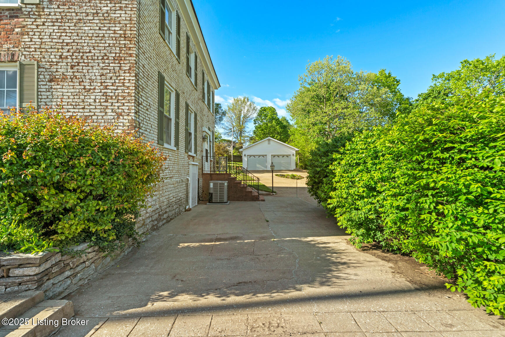 140 W Cross, New Castle, Pennsylvania image 41
