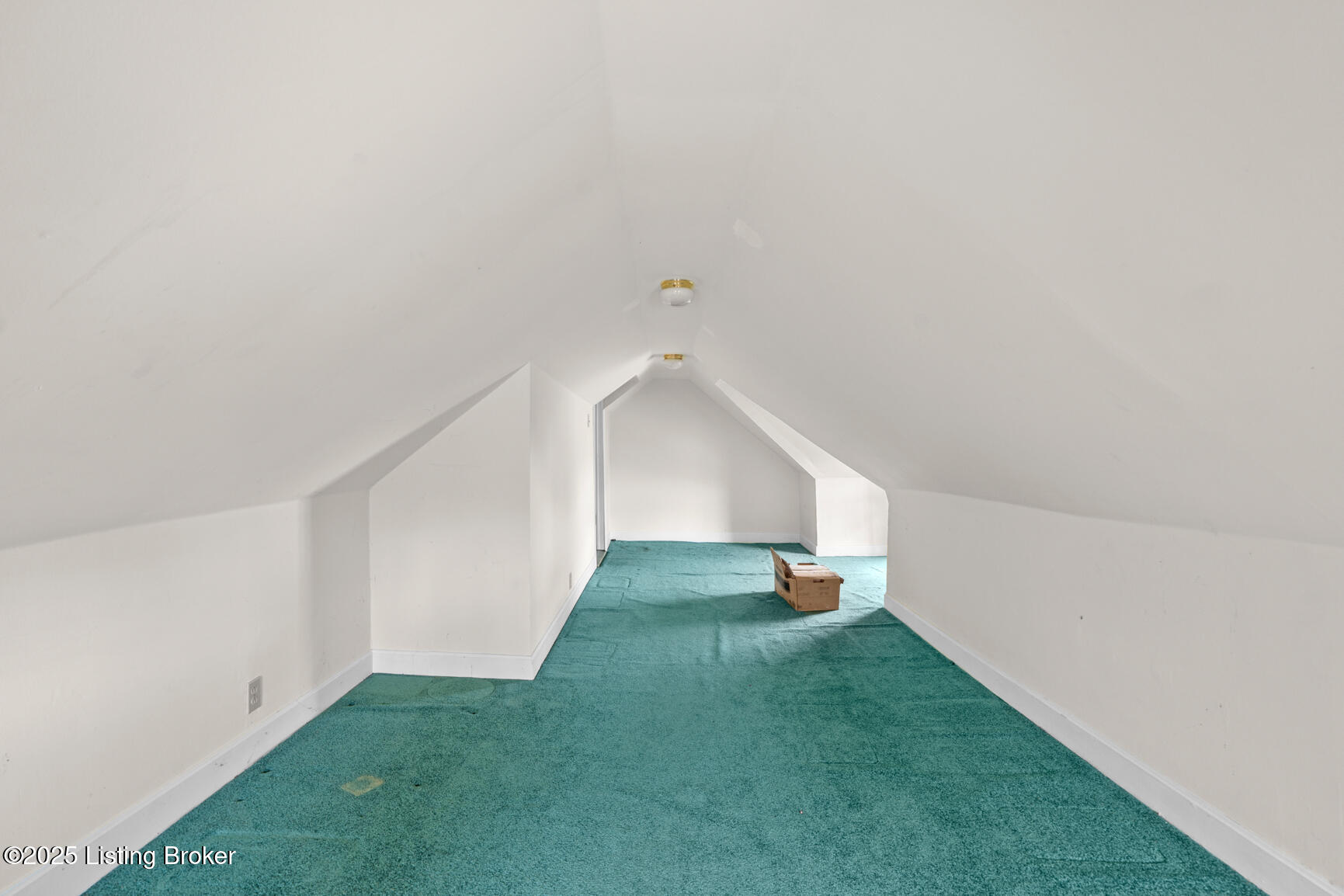 140 W Cross, New Castle, Pennsylvania image 27