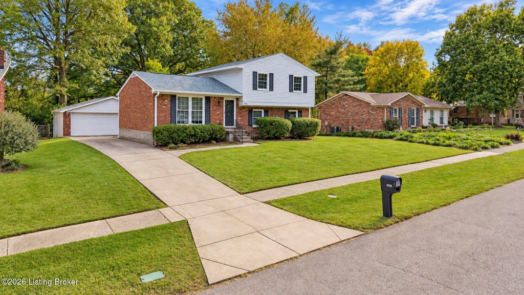 Photo of 2506 Dora Dr, Louisville, KY 40214 (MLS # 1733335)