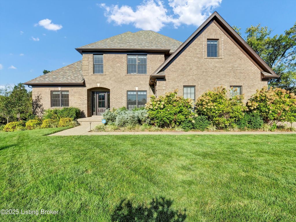 Photo of 3102 Reserve Pkwy, La Grange, KY 40031 (MLS # 1706810)