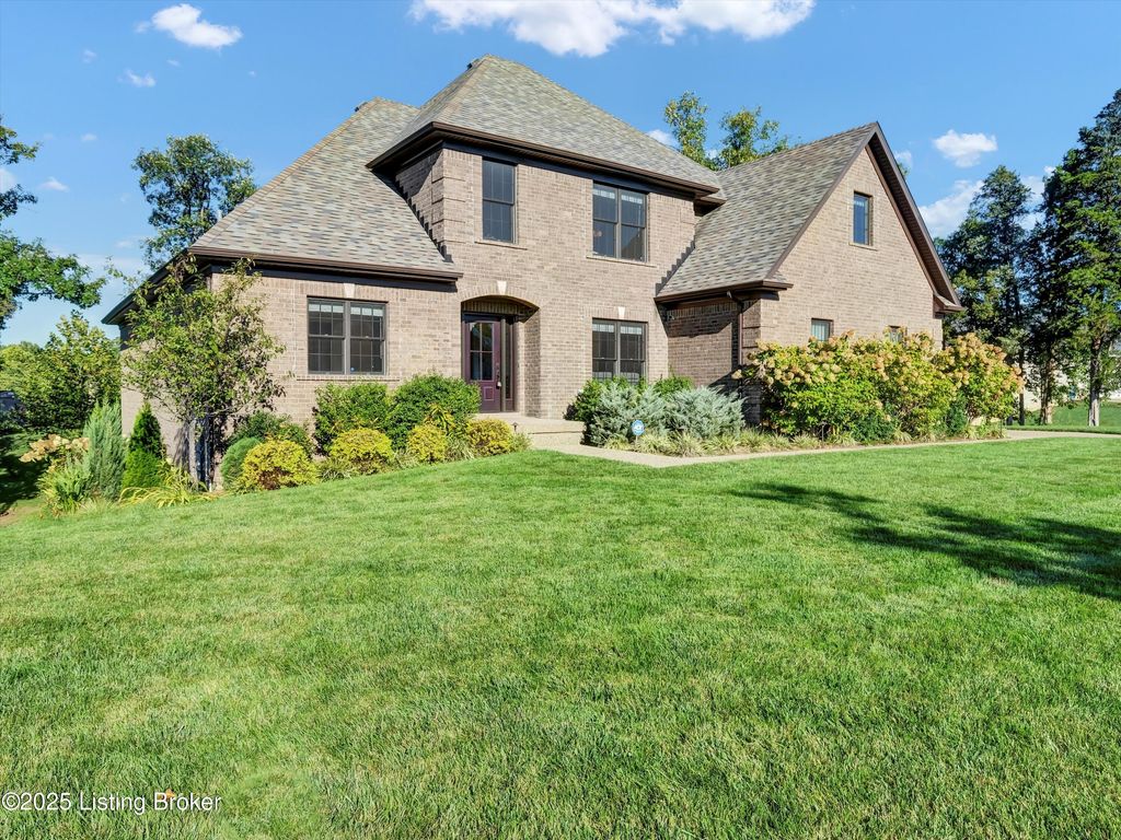 Photo of 3102 Reserve Pkwy, La Grange, KY 40031 (MLS # 1706810)