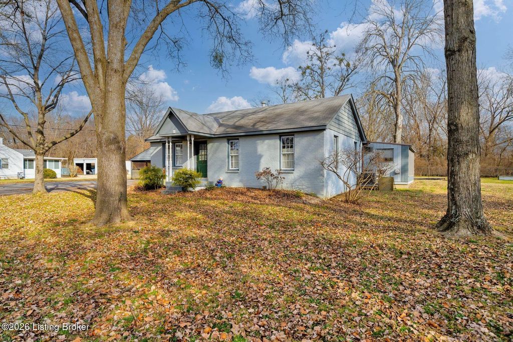 Photo of 351 Plaza Ave, Louisville, KY 40218 (MLS # 1708868)