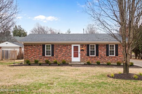 Photo of 373 Circle Dr, Shepherdsville, KY 40165 (MLS # 1706597)