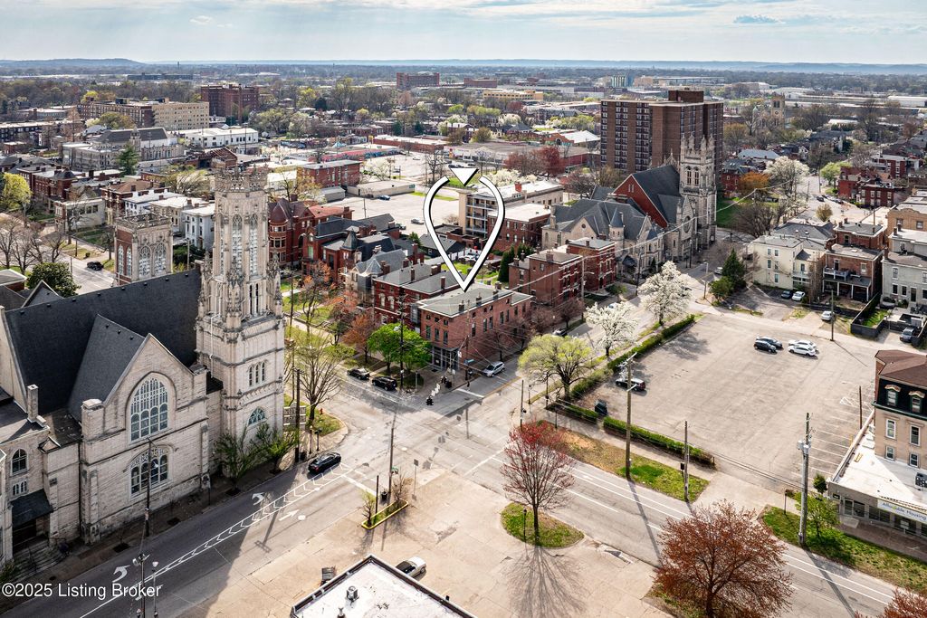 Photo of 1100 S 3rd St, Louisville, KY 40203 (MLS # 1692801)