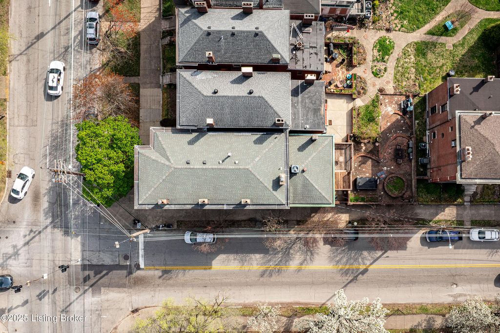 Photo of 1100 S 3rd St, Louisville, KY 40203 (MLS # 1692801)