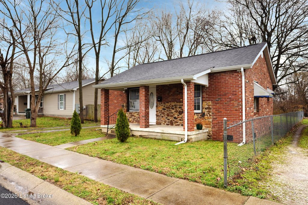 Photo of 209 Haycraft St, Elizabethtown, KY 42701 (MLS # 1710791)