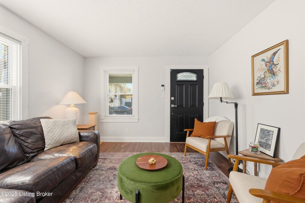 Photo of 1517 Longfield Ave, Louisville, KY 40215 (MLS # 1714237)