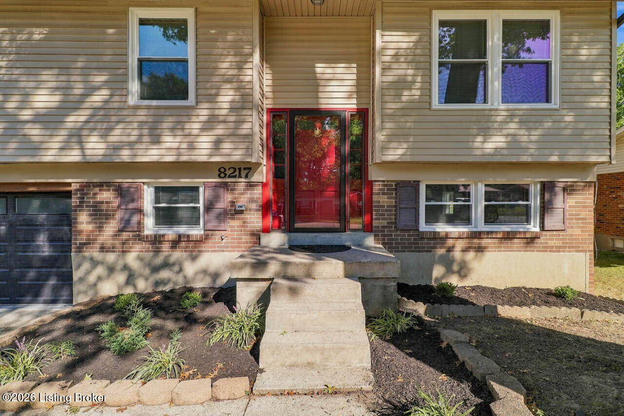 8217 Candleglow Ln