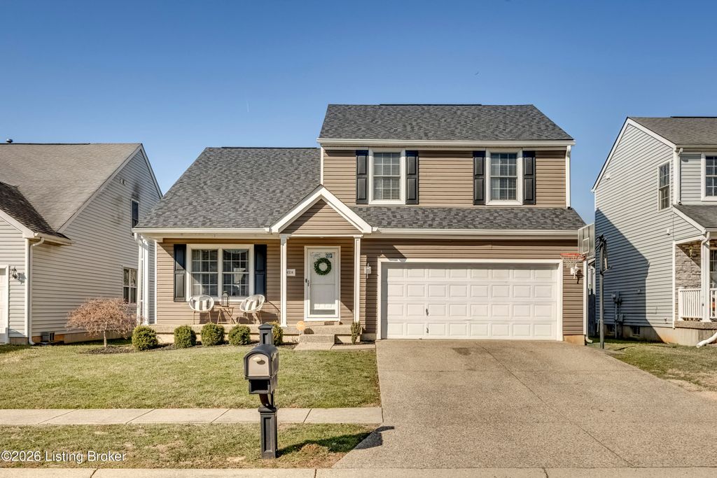 Photo of 4516 Fallen Apple Ln, Louisville, KY 40218 (MLS # 1710200)