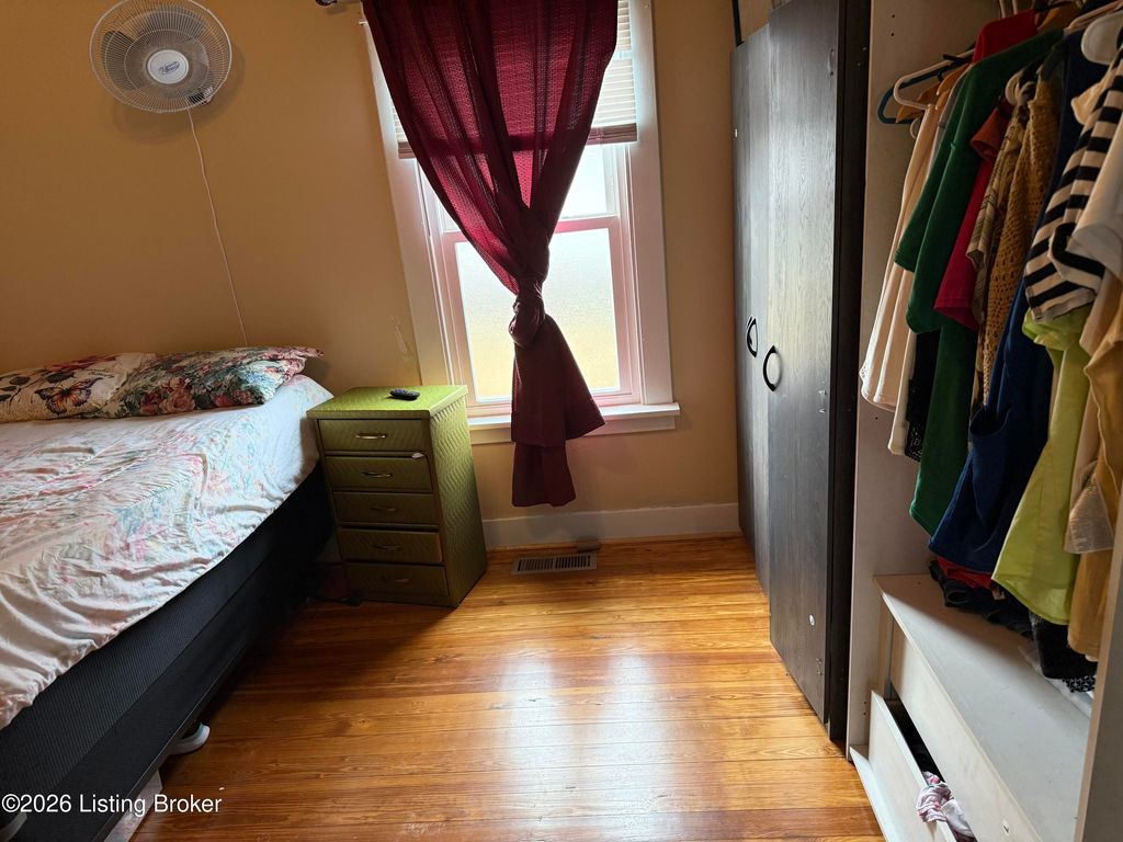 Photo of 2062 Allene Ave, Louisville, KY 40217 (MLS # 1712876)