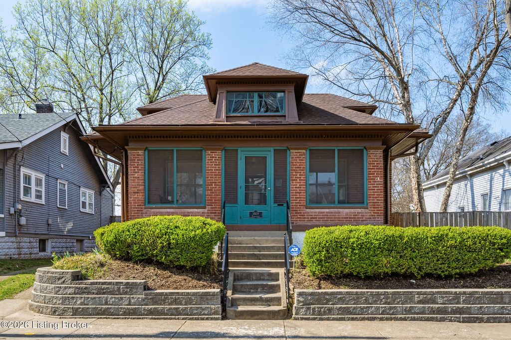 Photo of 1809 Bonnycastle Ave, Louisville, KY 40205 (MLS # 1713251)