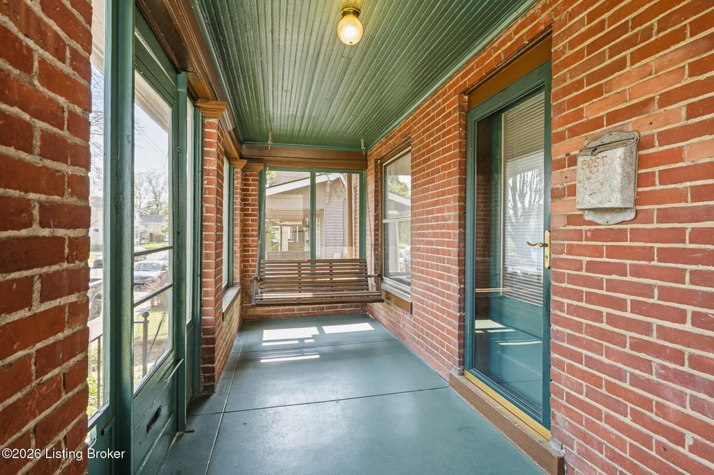 Photo of 1809 Bonnycastle Ave, Louisville, KY 40205 (MLS # 1713251)