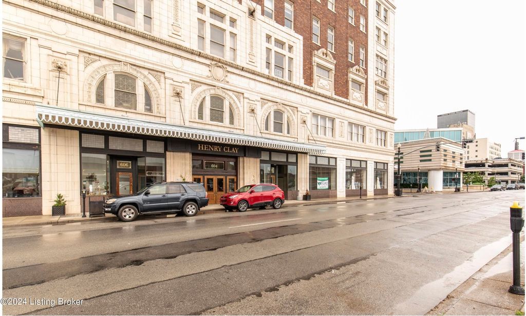 Photo of 604 S 3rd St #810, Louisville, KY 40202 (MLS # 1717148)