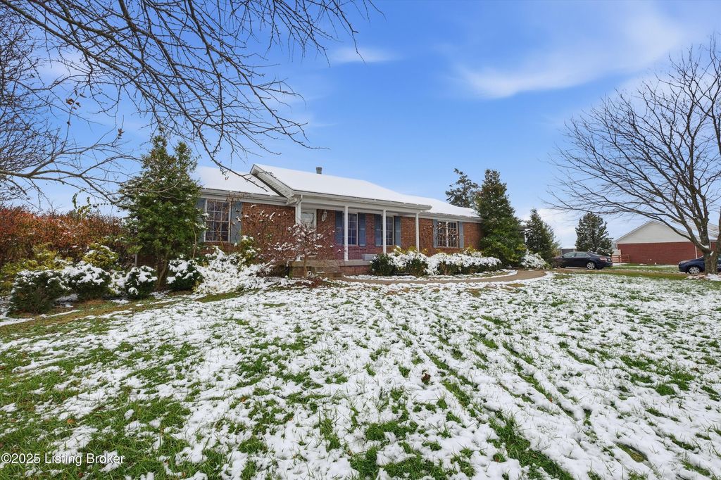 Photo of 7001 Derby Dr, Crestwood, KY 40014 (MLS # 1705206)