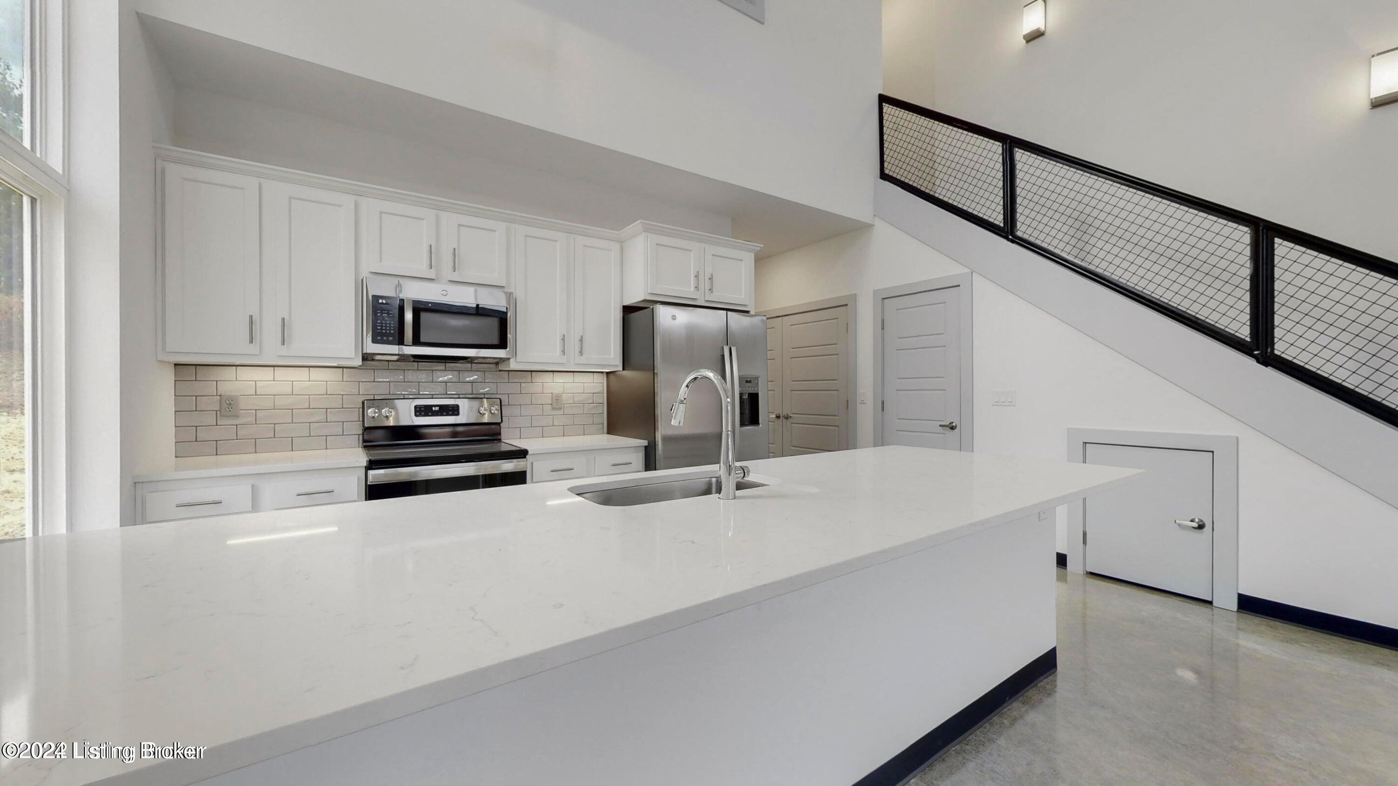 702 Burnett Farm Ln, Louisville, Kentucky image 11