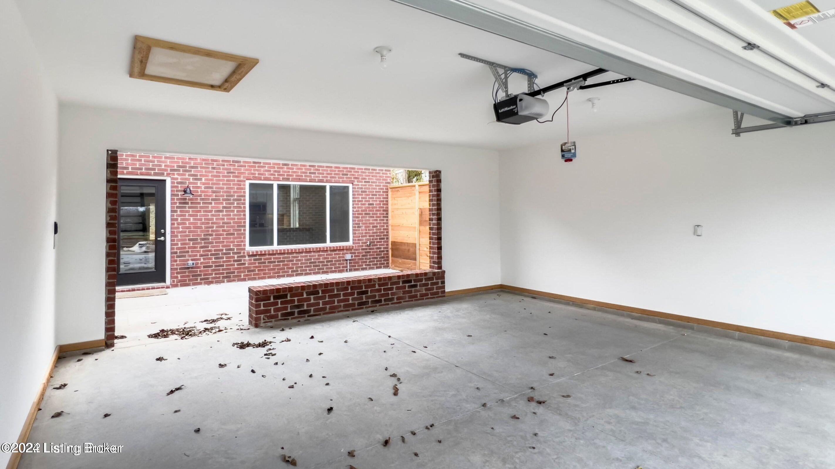 702 Burnett Farm Ln, Louisville, Kentucky image 37