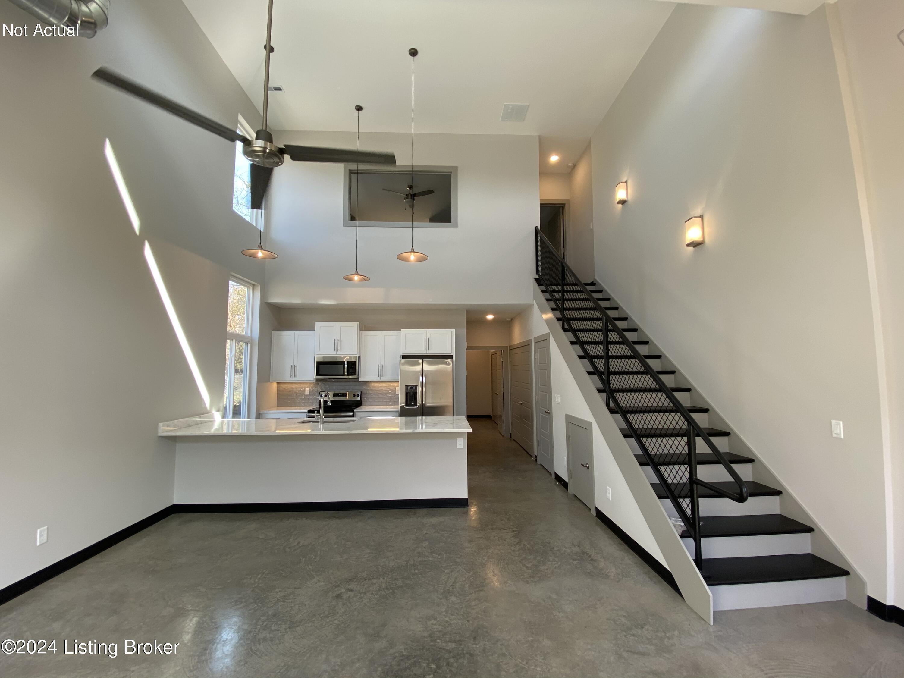 702 Burnett Farm Ln, Louisville, Kentucky image 1