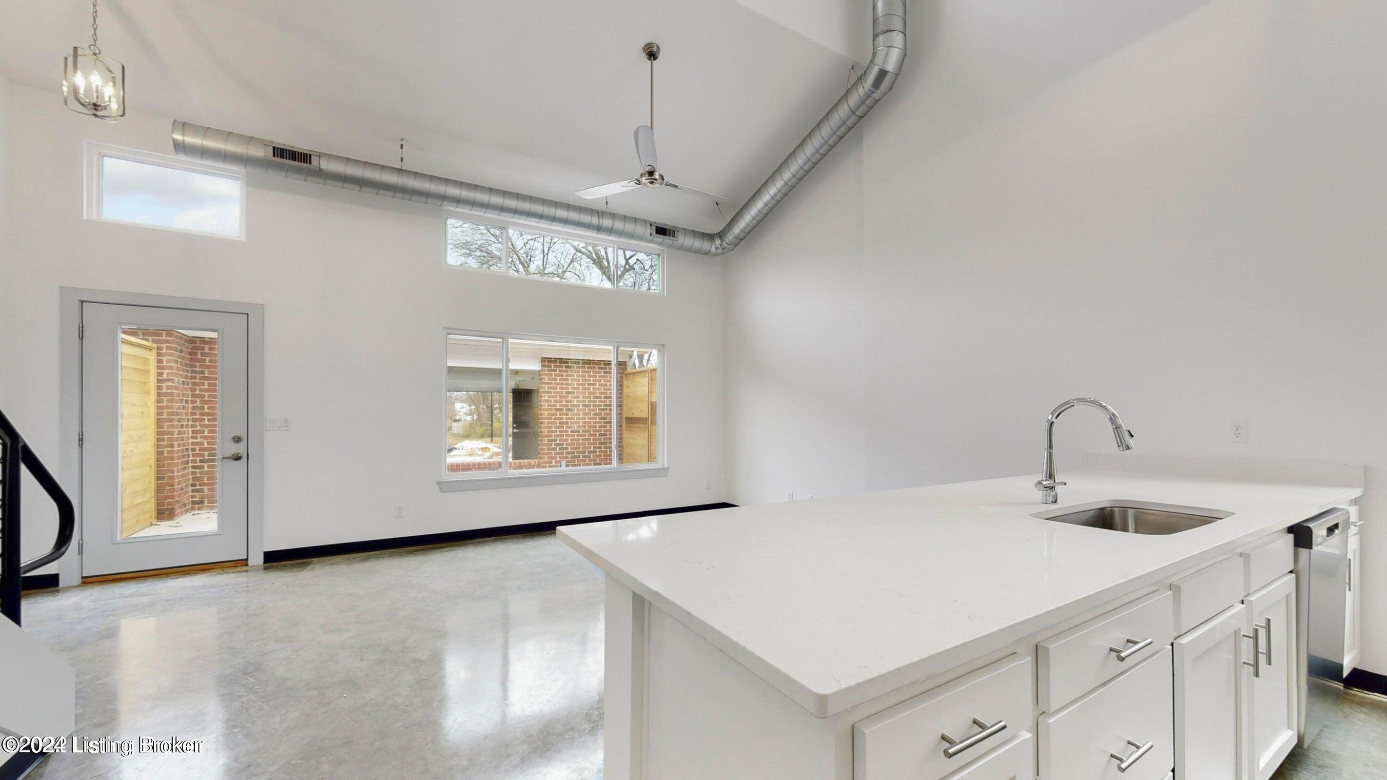 702 Burnett Farm Ln, Louisville, Kentucky image 10