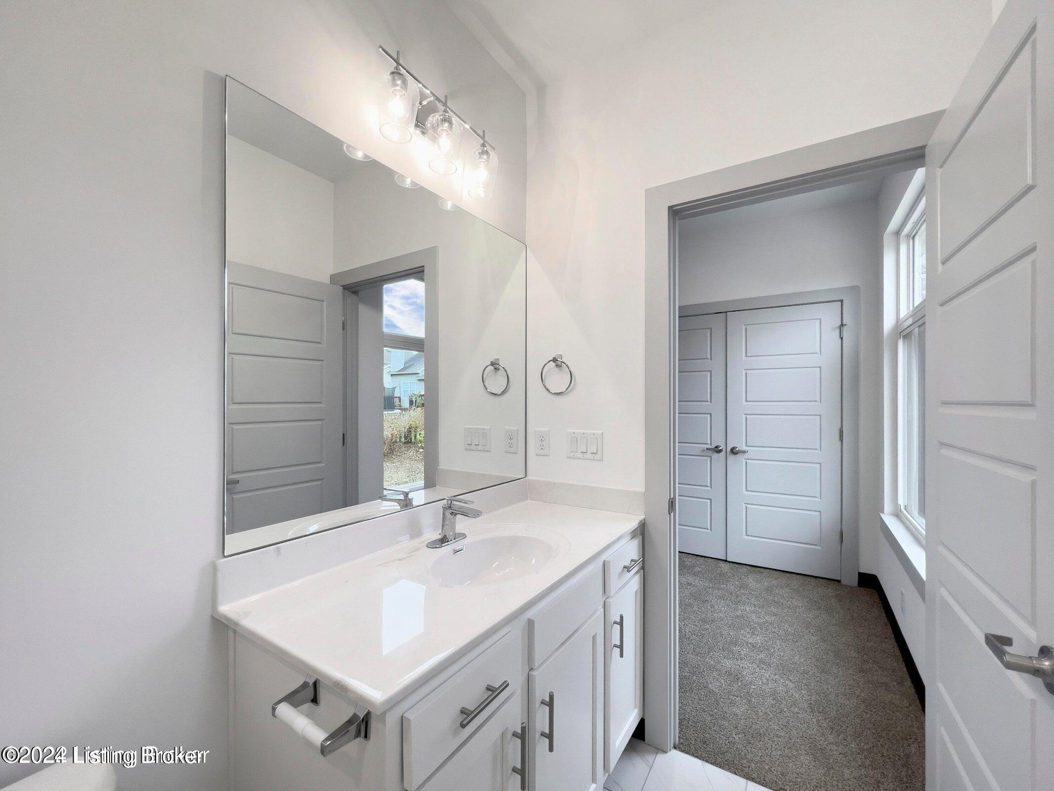 702 Burnett Farm Ln, Louisville, Kentucky image 34