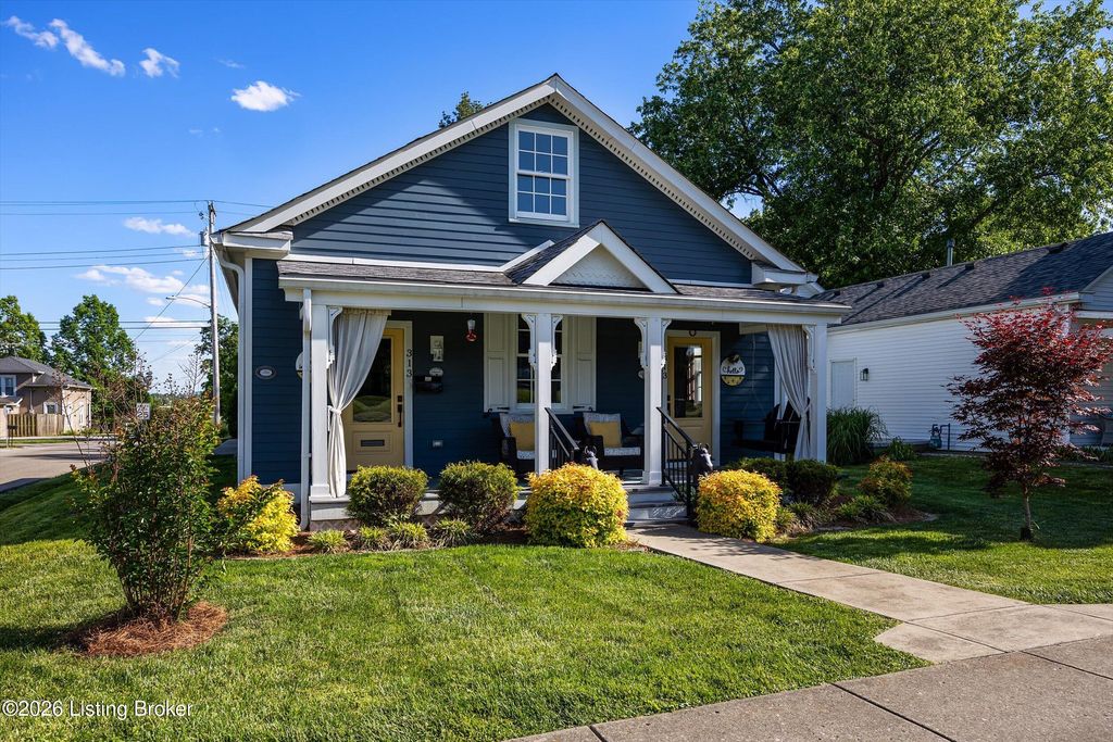 Photo of 313 E Main St, La Grange, KY 40031 (MLS # 1717249)