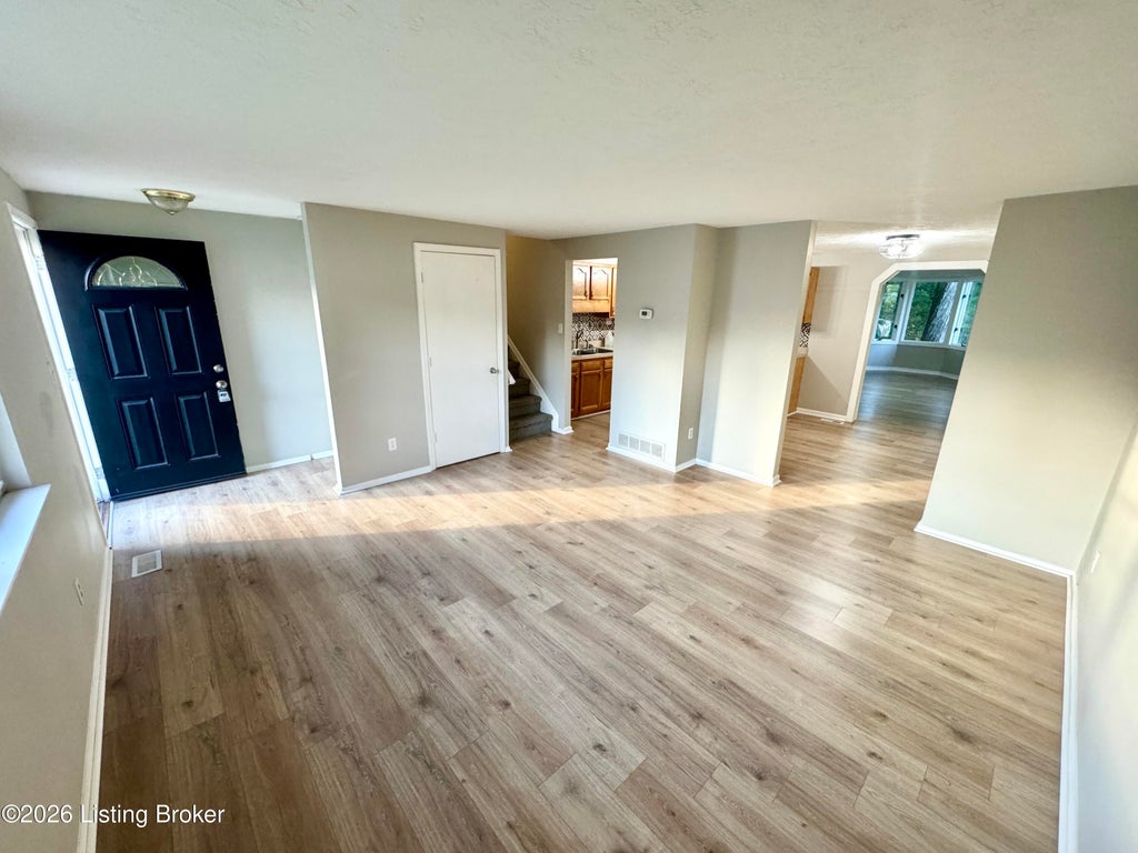 Photo of 8600 Montrie Ct, Louisville, KY 40219 (MLS # 1730327)
