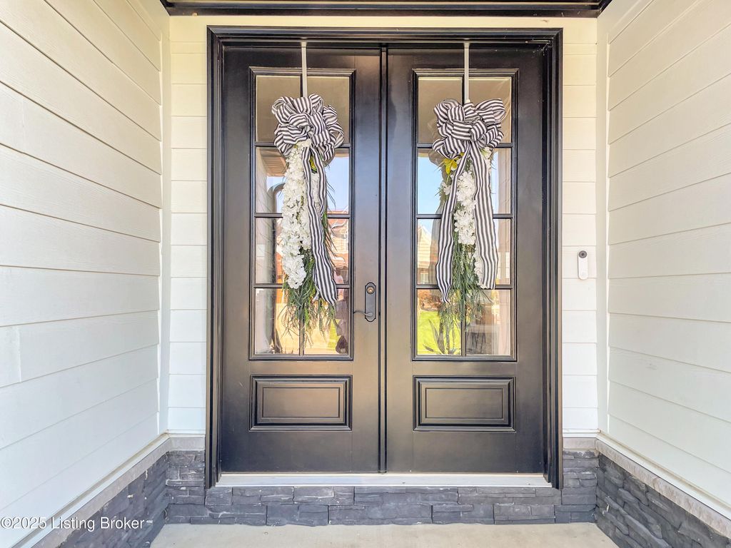 Photo of 102 Kentucky Oaks Trail, Elizabethtown, KY 42701 (MLS # 1701927)