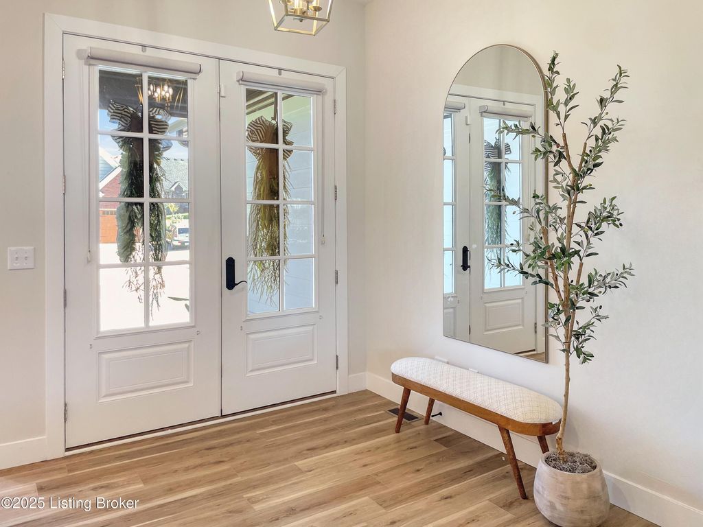 Photo of 102 Kentucky Oaks Trail, Elizabethtown, KY 42701 (MLS # 1701927)