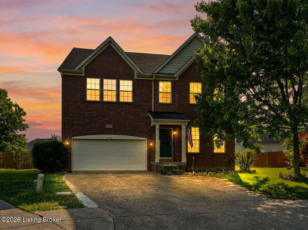 Photo of 11400 Fenimore Ridge Dr, Louisville, KY 40229 (MLS # 1716018)