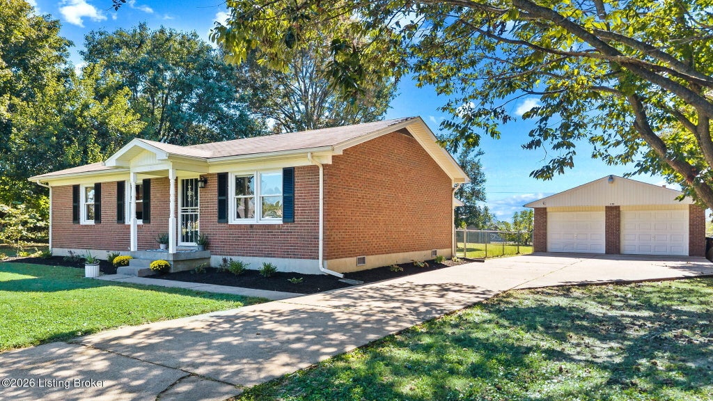 Photo of 239 Sandra Dr, Mt Washington, KY 40047 (MLS # 1731326)
