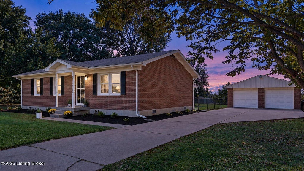 Photo of 239 Sandra Dr, Mt Washington, KY 40047 (MLS # 1731326)