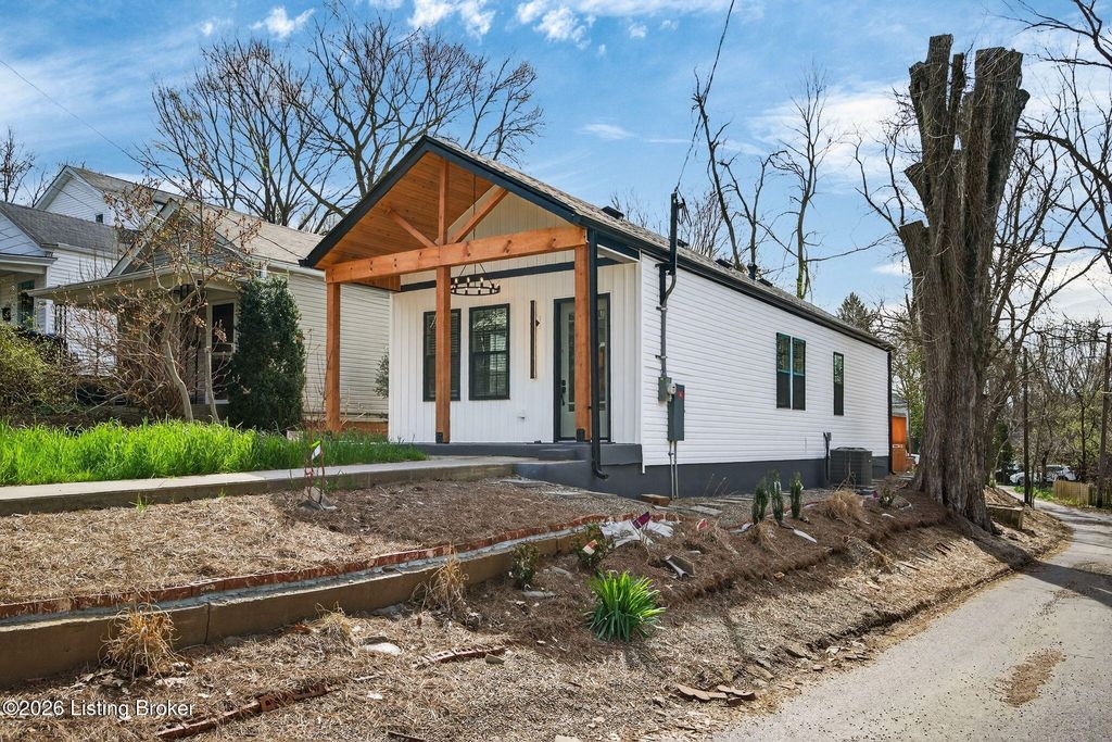 Photo of 2714 Hillside Terrace, Louisville, KY 40206 (MLS # 1712799)