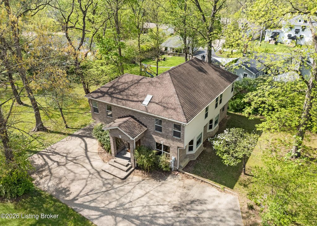 Photo of 414 Wood Rd, Louisville, KY 40222 (MLS # 1714384)