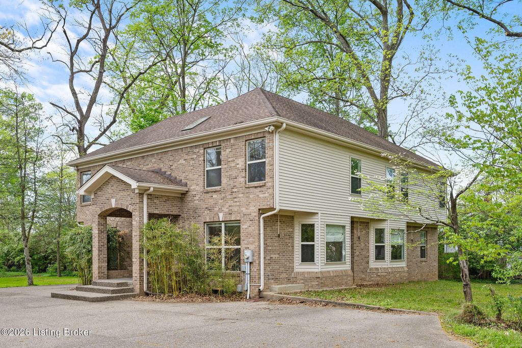 Photo of 414 Wood Rd, Louisville, KY 40222 (MLS # 1714384)