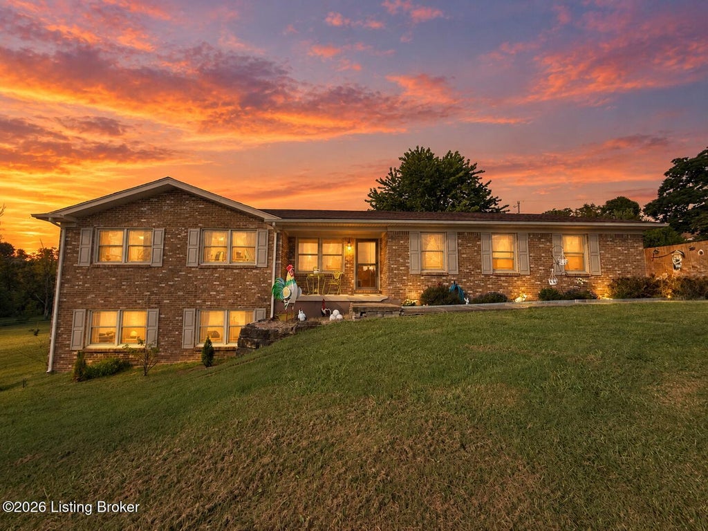 Photo of 345 Poplar Flat Rd, Bardstown, KY 40004 (MLS # 1728576)