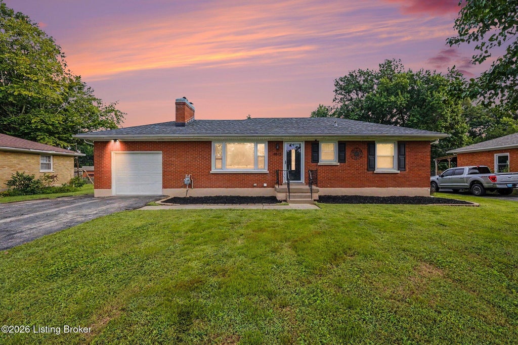 Photo of 9913 Vega Ln, Louisville, KY 40272 (MLS # 1727205)