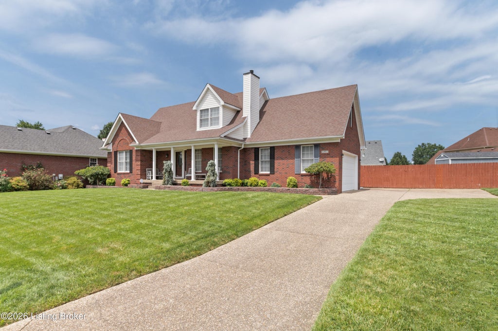 Photo of 6403 Autumn Oak Way, Louisville, KY 40272 (MLS # 1724264)