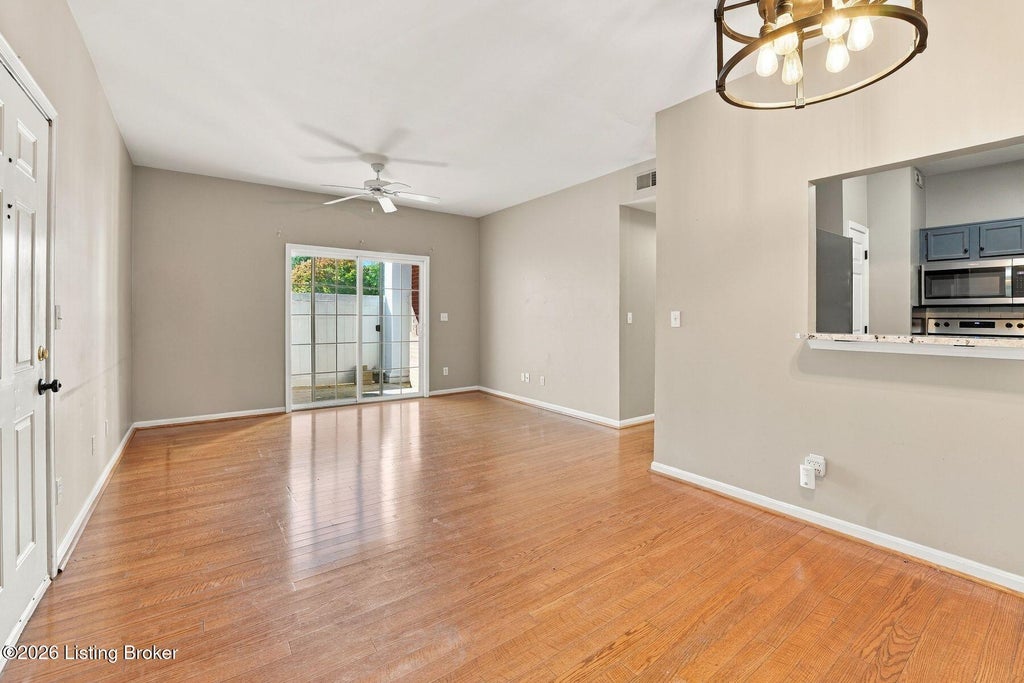Photo of 1110 Westlynne Pl #1, Louisville, KY 40222 (MLS # 1732550)