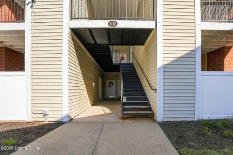 Photo of 1110 Westlynne Pl #1, Louisville, KY 40222 (MLS # 1732550)