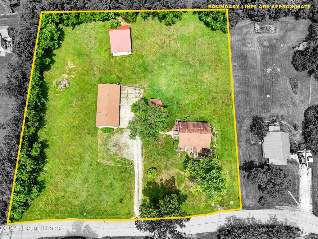 Photo of 403 Horton Rd, La Grange, KY 40031 (MLS # 1696668)