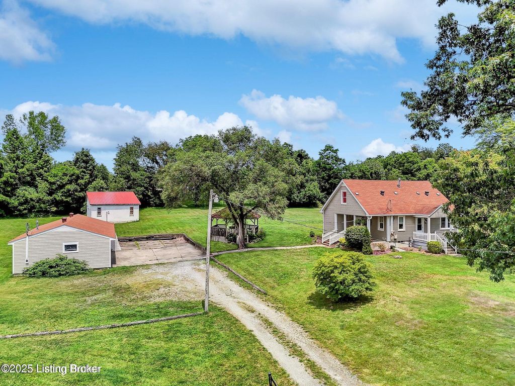 Photo of 403 Horton Rd, La Grange, KY 40031 (MLS # 1696668)