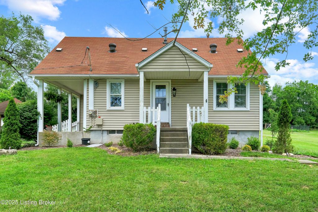 Photo of 403 Horton Rd, La Grange, KY 40031 (MLS # 1696668)
