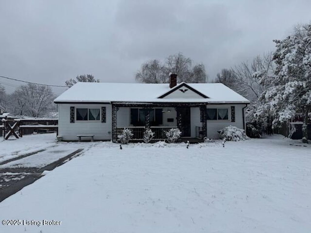 Photo of 13609 Tennis Blvd, Louisville, KY 40272 (MLS # 1704373)