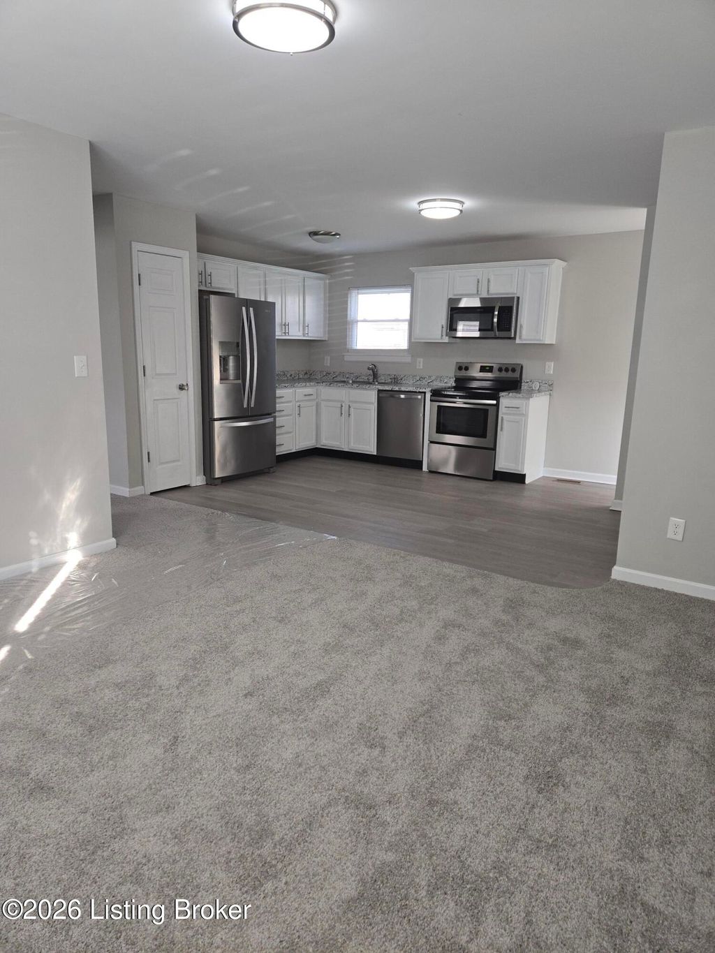 Photo of 384 Glenview Rd, Louisville, KY 40229 (MLS # 1712600)