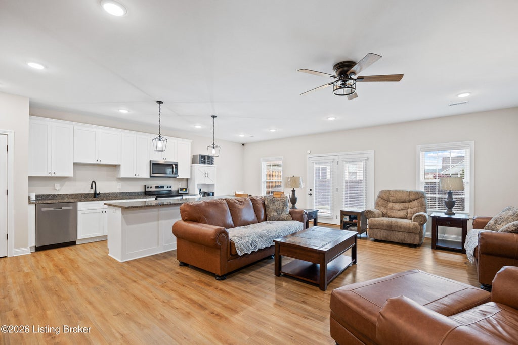 Photo of 211 Bullitt Creek Dr # 15, Shepherdsville, KY 40165 (MLS # 1721137)